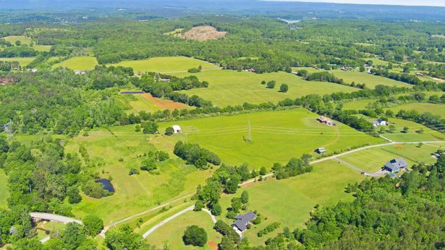 5975 Grasshopper Rd, Birchwood, TN 37308