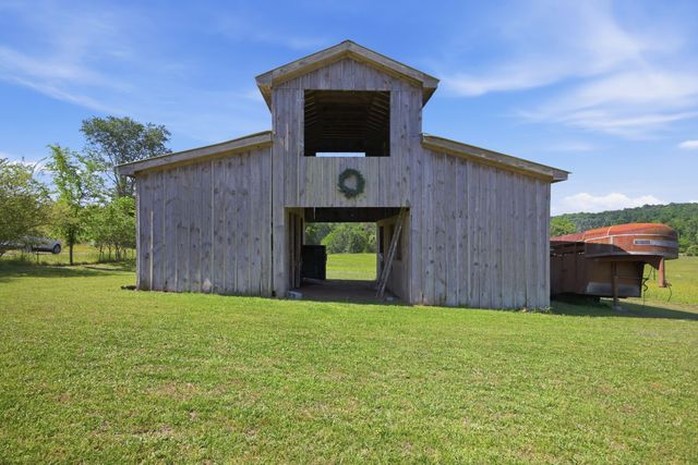 5975 Grasshopper Rd, Birchwood, TN 37308