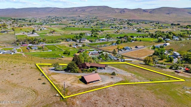 190 Sagewood Dr, Selah, WA 98942