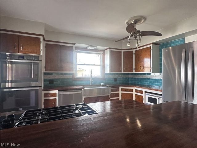 114 Townsend Avenue, Girard, OH 44420