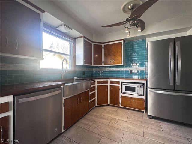 114 Townsend Avenue, Girard, OH 44420