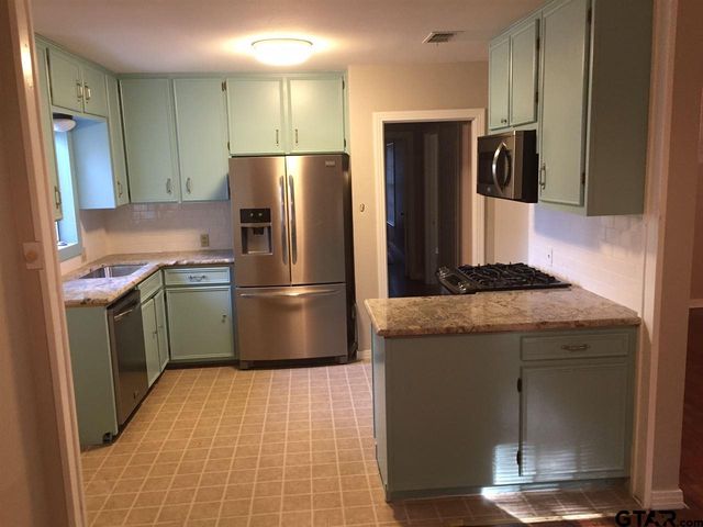 1905 Henderson, Tyler, TX 75701
