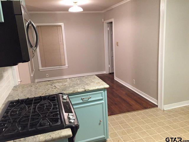 1905 Henderson, Tyler, TX 75701