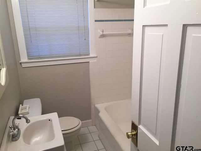 1905 Henderson, Tyler, TX 75701