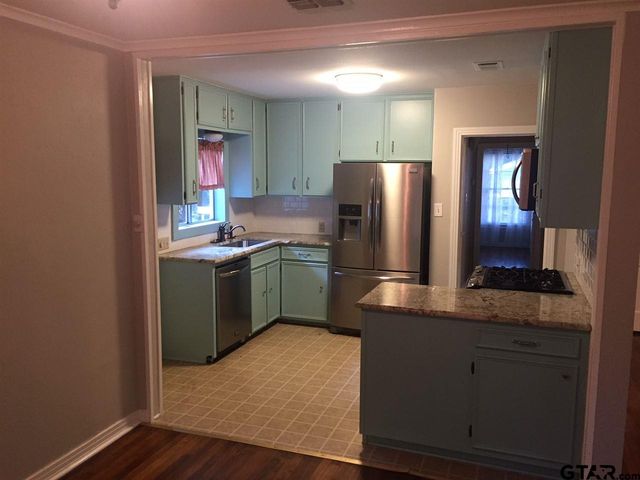 1905 Henderson, Tyler, TX 75701