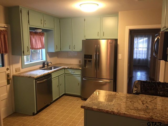 1905 Henderson, Tyler, TX 75701