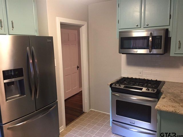 1905 Henderson, Tyler, TX 75701
