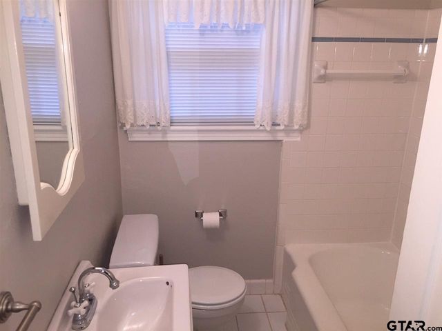 1905 Henderson, Tyler, TX 75701