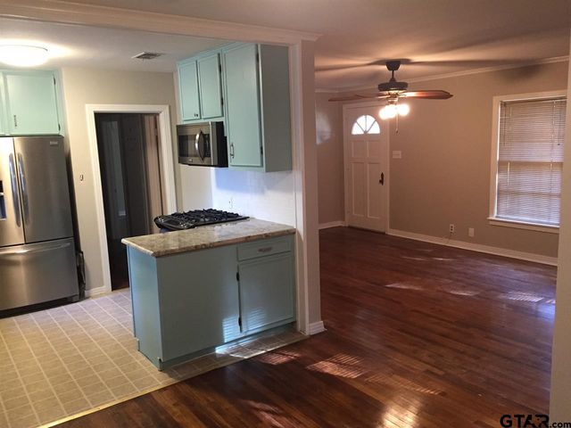 1905 Henderson, Tyler, TX 75701