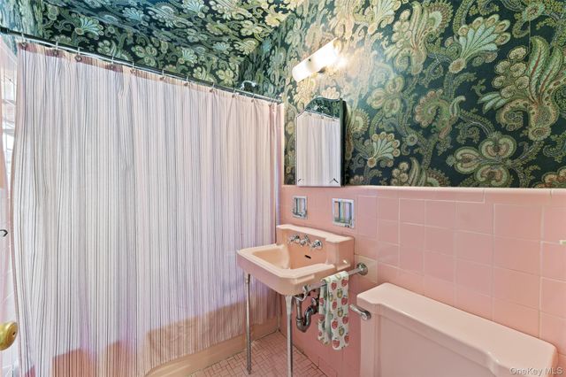 67 Atherstone Road, Scarsdale, NY 10583