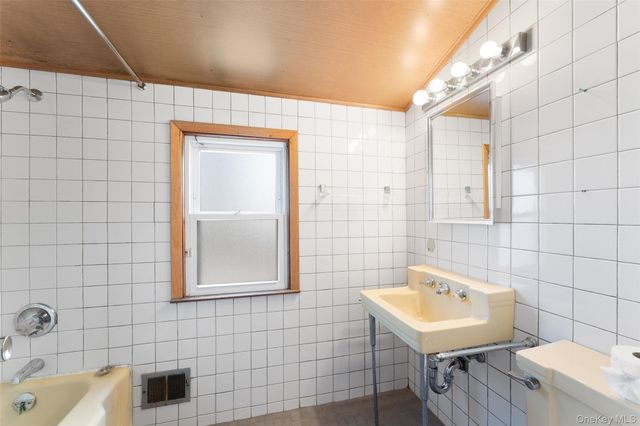 67 Atherstone Road, Scarsdale, NY 10583