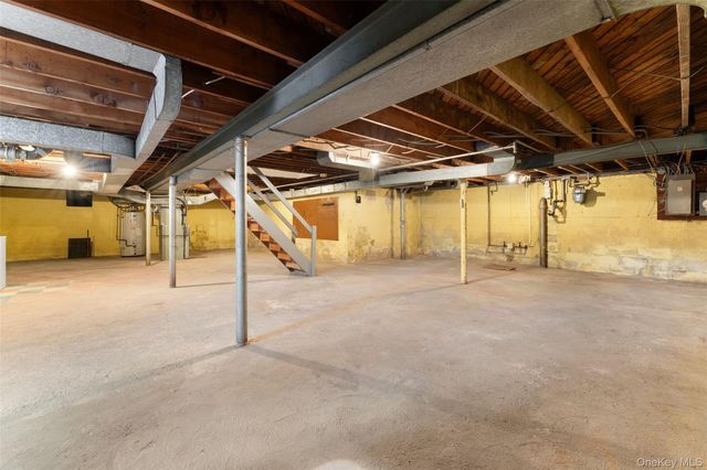 67 Atherstone Road, Scarsdale, NY 10583