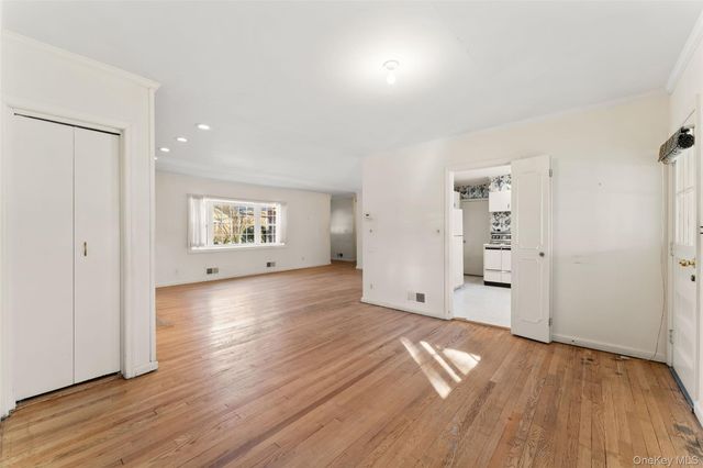 67 Atherstone Road, Scarsdale, NY 10583