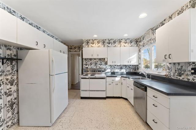 67 Atherstone Road, Scarsdale, NY 10583