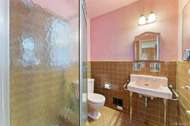 67 Atherstone Road, Scarsdale, NY 10583