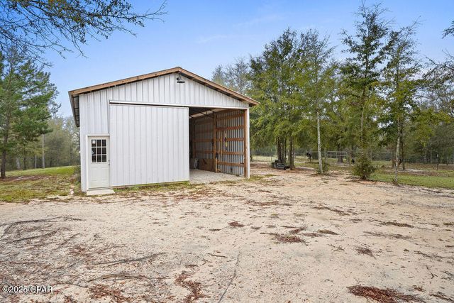 1591 River Road, Caryville, FL 32427