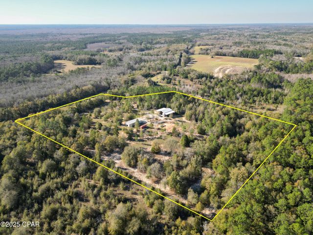 1591 River Road, Caryville, FL 32427