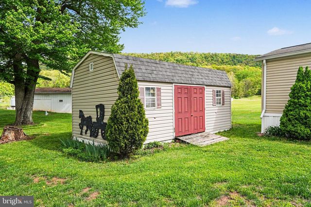 42 KIP RD, Halifax, PA 17032