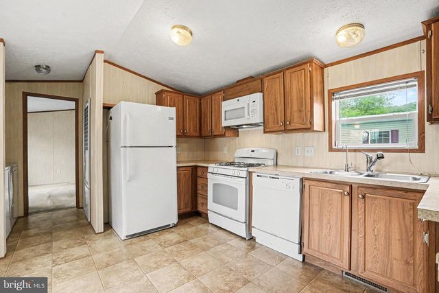 42 KIP RD, Halifax, PA 17032