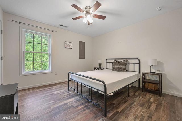 1362 W COLLEGE RD, Dover, DE 19904