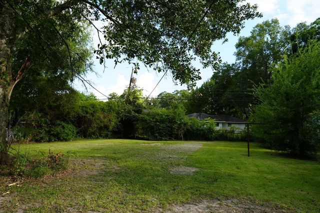 9225 Mclean Street, Beaumont, TX 77707