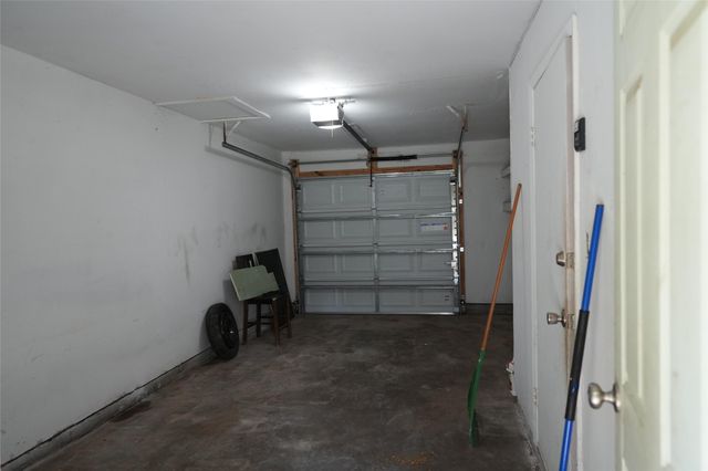 9225 Mclean Street, Beaumont, TX 77707