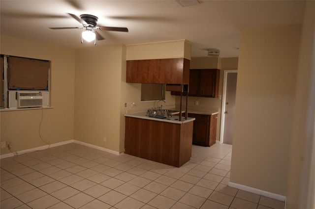 9225 Mclean Street, Beaumont, TX 77707