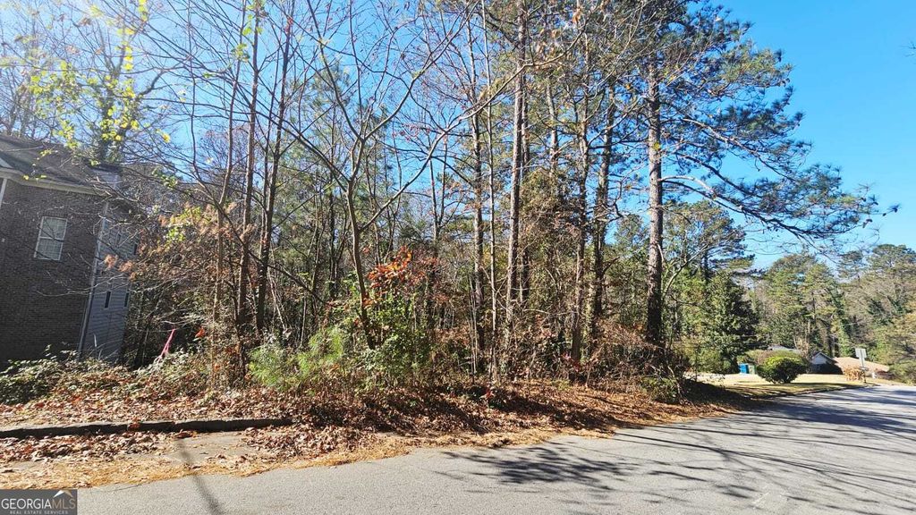 518 Waterford Road NW, Atlanta, GA 30318