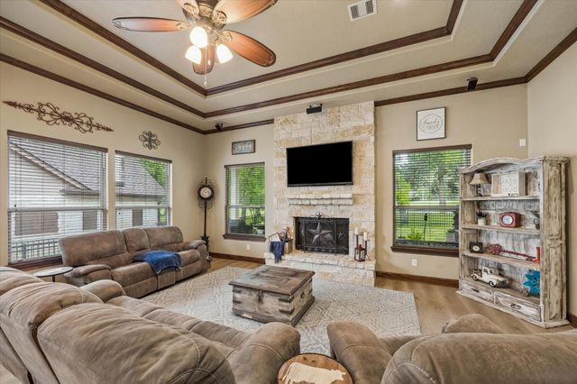 514 Pinehurst Drive, New Ulm, TX 78950