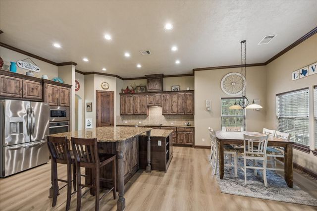 514 Pinehurst Drive, New Ulm, TX 78950