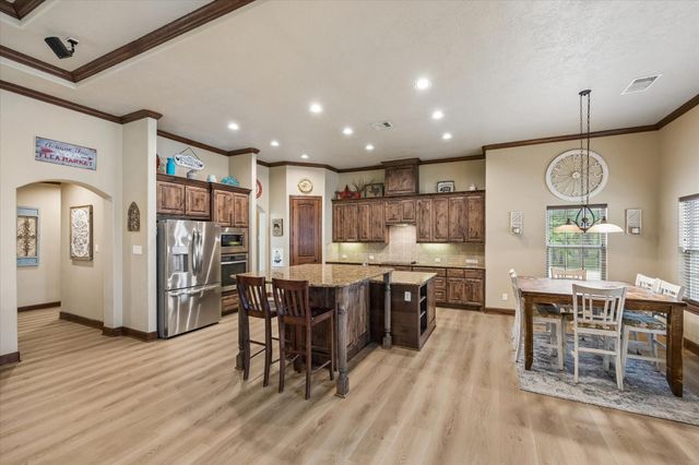 514 Pinehurst Drive, New Ulm, TX 78950