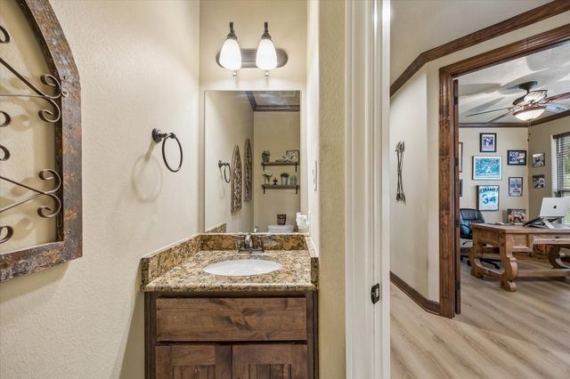 514 Pinehurst Drive, New Ulm, TX 78950