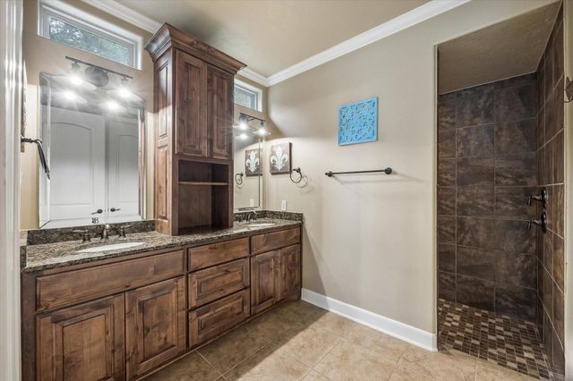 514 Pinehurst Drive, New Ulm, TX 78950