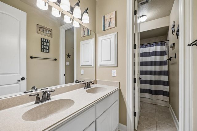 514 Pinehurst Drive, New Ulm, TX 78950