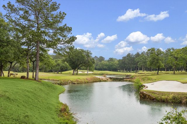 514 Pinehurst Drive, New Ulm, TX 78950