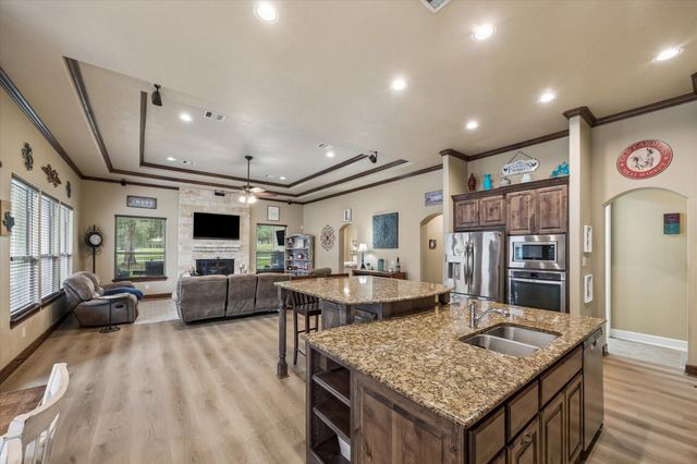 514 Pinehurst Drive, New Ulm, TX 78950