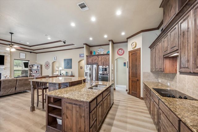 514 Pinehurst Drive, New Ulm, TX 78950