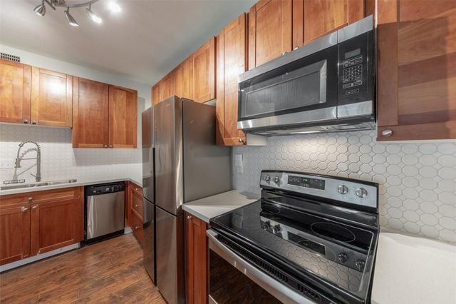 10811 Richmond Avenue 8, Houston, TX 77042