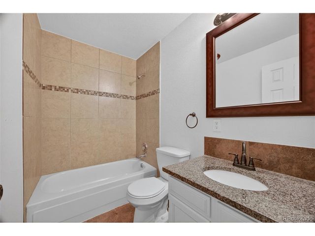1811 S Quebec Way 78, Denver, CO 80231