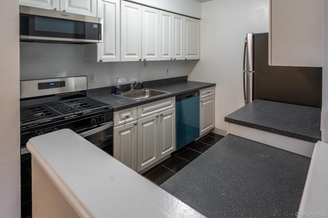 115 Pointe Circle S 115, Coram, NY 11727