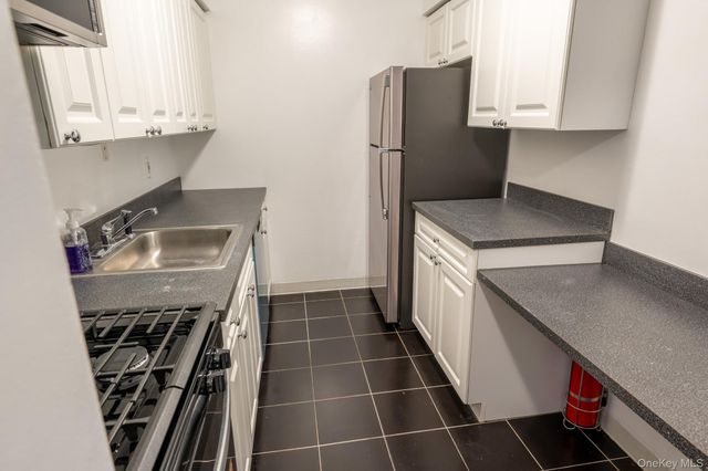 115 Pointe Circle S 115, Coram, NY 11727