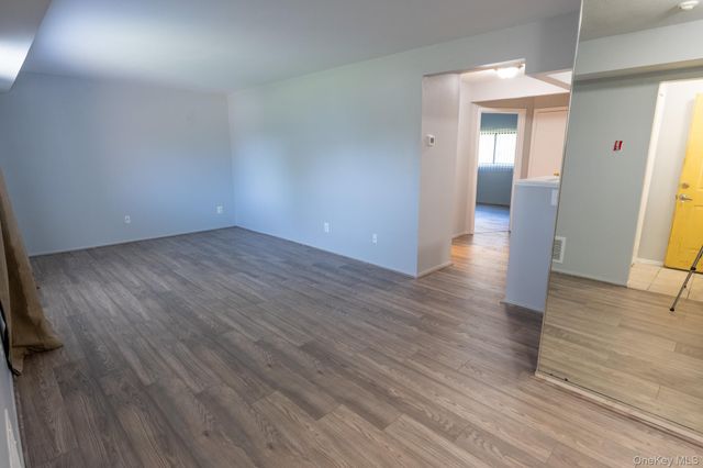 115 Pointe Circle S 115, Coram, NY 11727