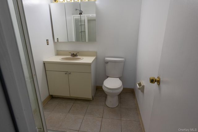 115 Pointe Circle S 115, Coram, NY 11727