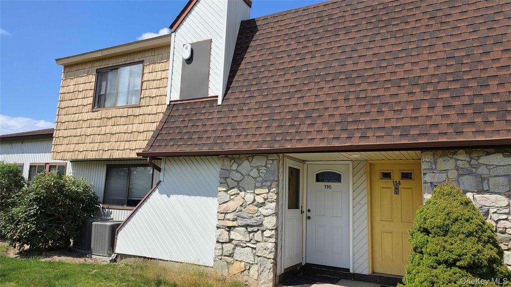 115 Pointe Circle S 115, Coram, NY 11727