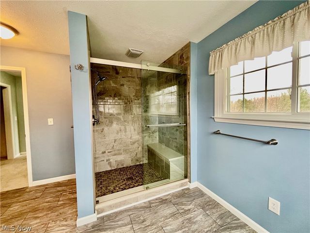 8820 Chaucer Boulevard, Broadview Heights, OH 44147