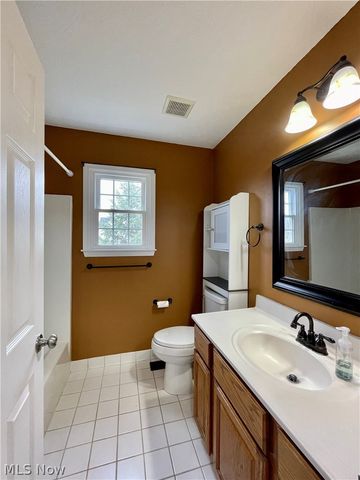 8820 Chaucer Boulevard, Broadview Heights, OH 44147