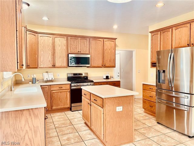 8820 Chaucer Boulevard, Broadview Heights, OH 44147