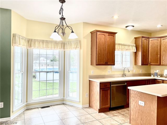 8820 Chaucer Boulevard, Broadview Heights, OH 44147