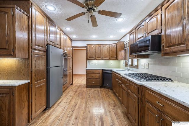 13125 Normandy Circle, Omaha, NE 68137