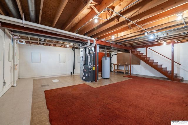 13125 Normandy Circle, Omaha, NE 68137